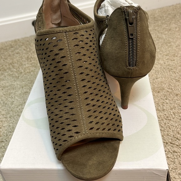NEW in box!! Style & Co Hadiee Sage Ankle Shootie - Picture 8 of 9